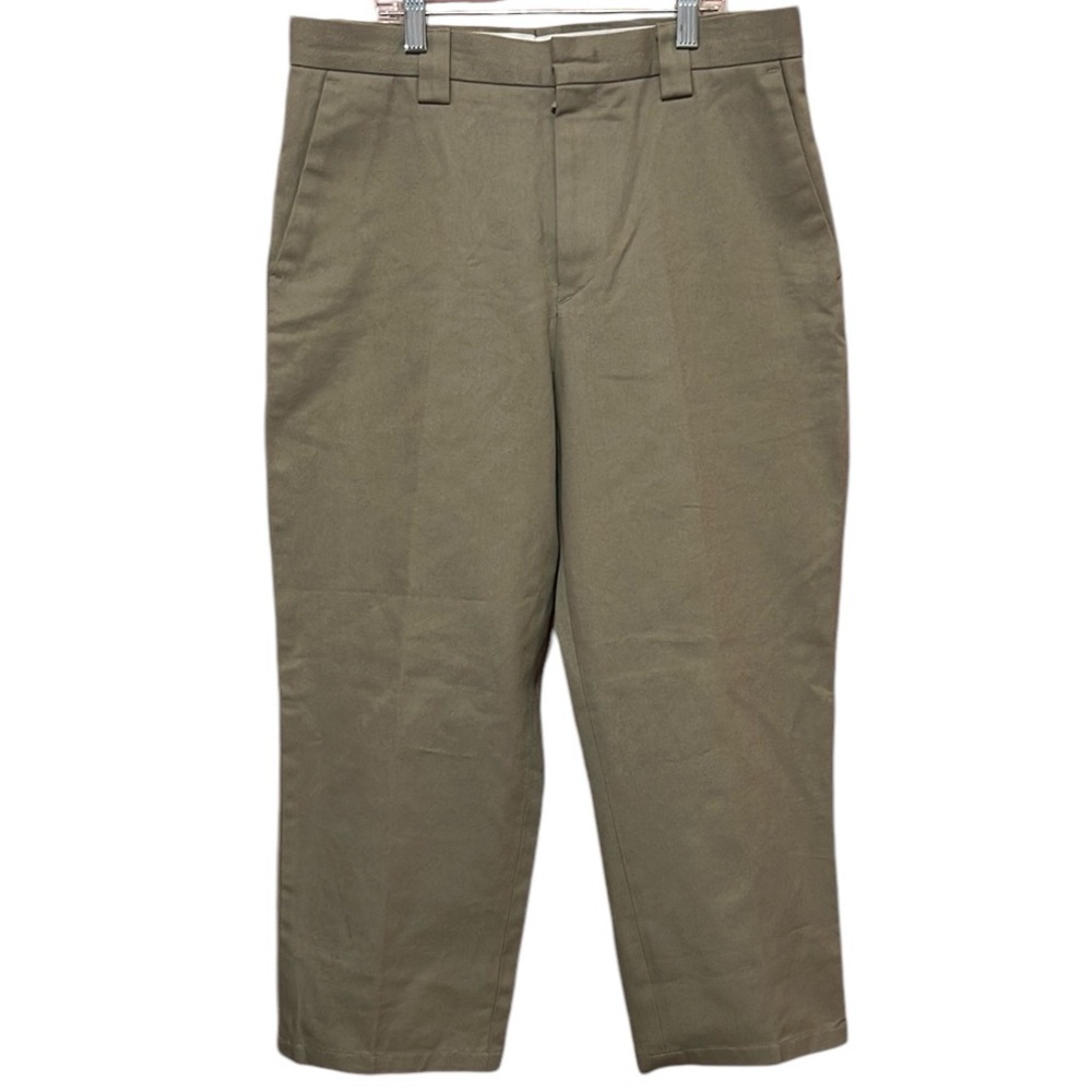 Olive Clothing Women’s Tan Cropped Pants. Size L